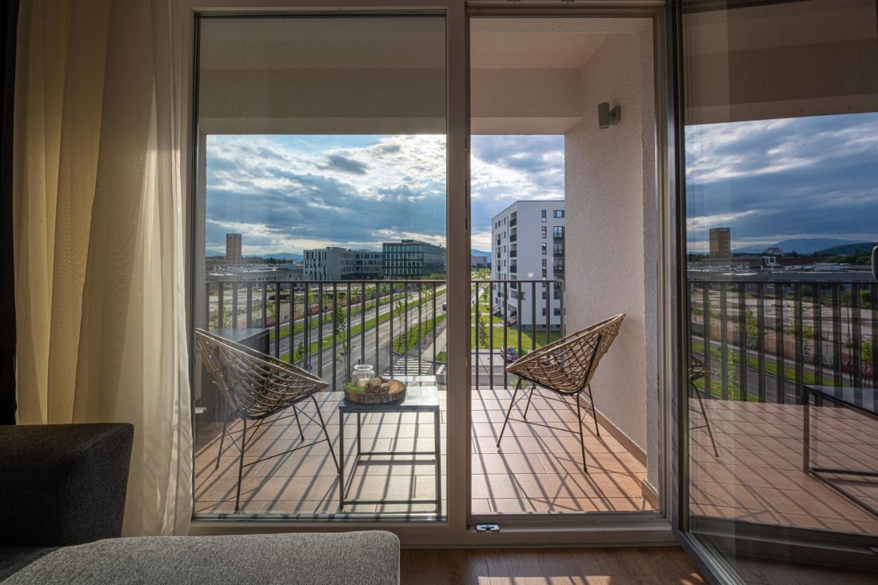 Ara Apart Hotel Брашов Экстерьер фото
